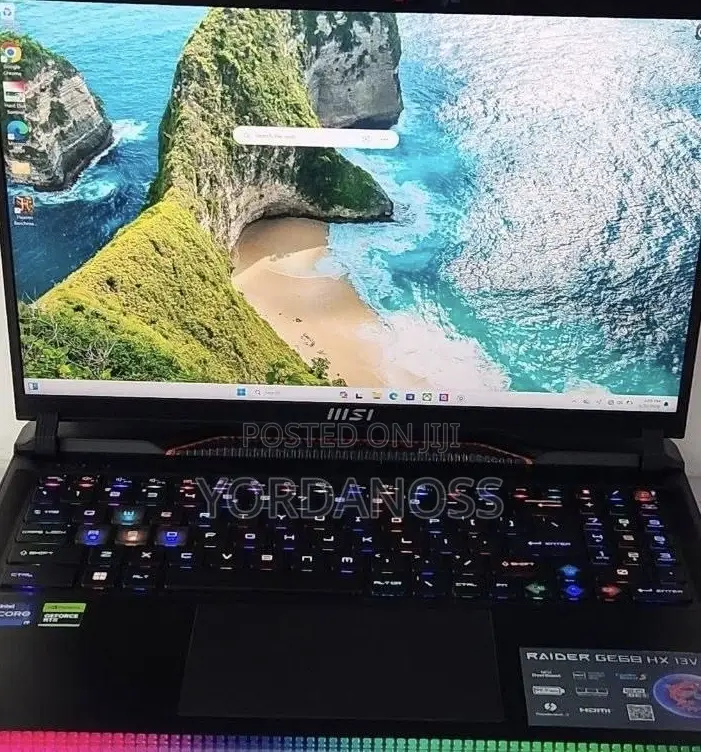 New Laptop MSI Raider 18 HX AI A2XW 32GB Intel Core i9 SSD 1T