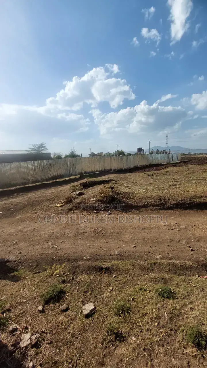 7bdrm House in Dukem Bishoftu, East Shewa for sale