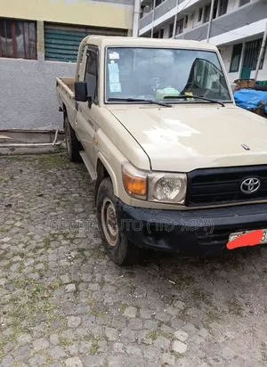 Toyota Land Cruiser 2010
