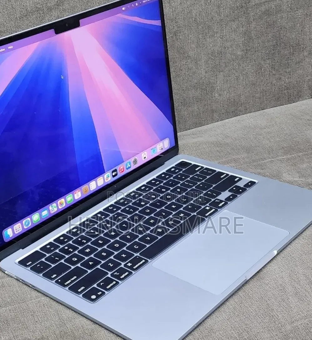 New Laptop Apple MacBook Air 2025 M4 16GB Apple M4 SSD 256GB