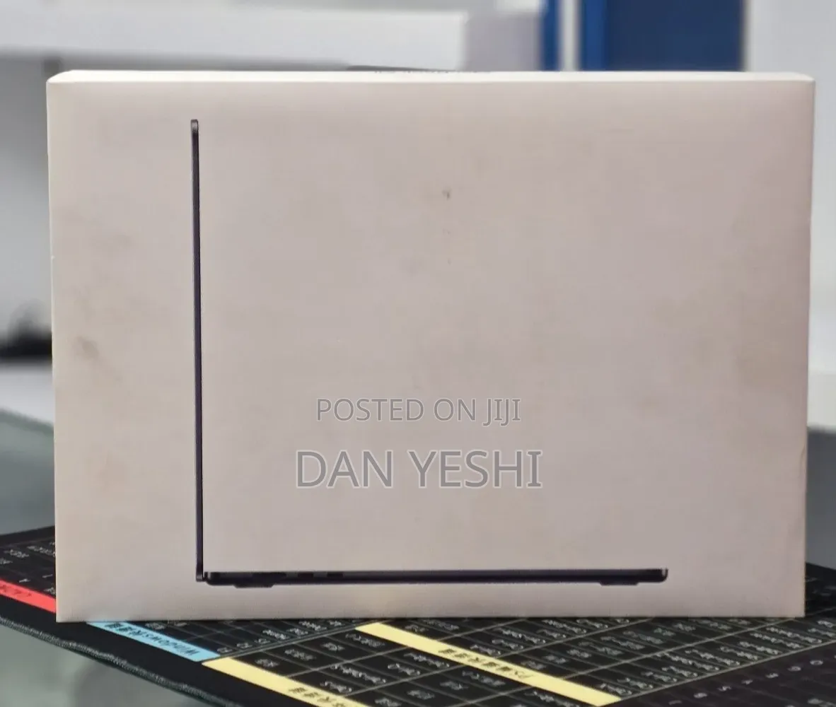New Laptop Apple MacBook Air 2025 M4 16GB Apple M4 SSD 256GB