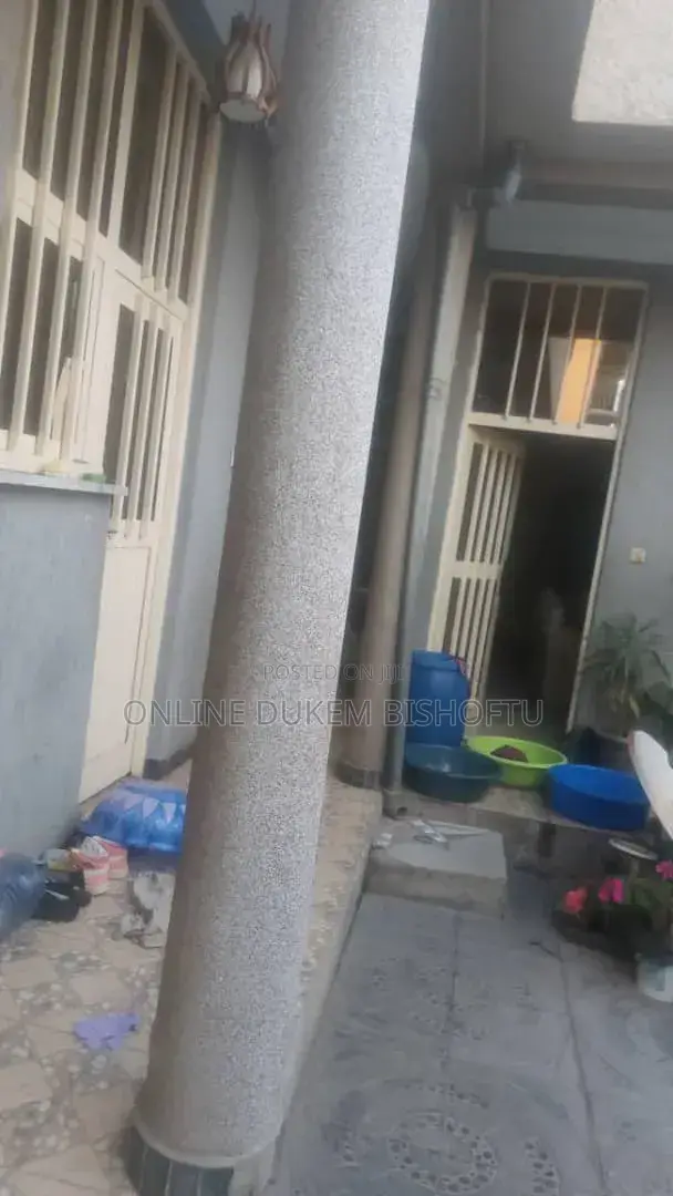 Furnished 7bdrm House in Bishoftu Debirezeyet, East Shewa for sale
