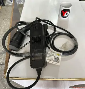 Byd 220 Volt 8 Ampere Charger