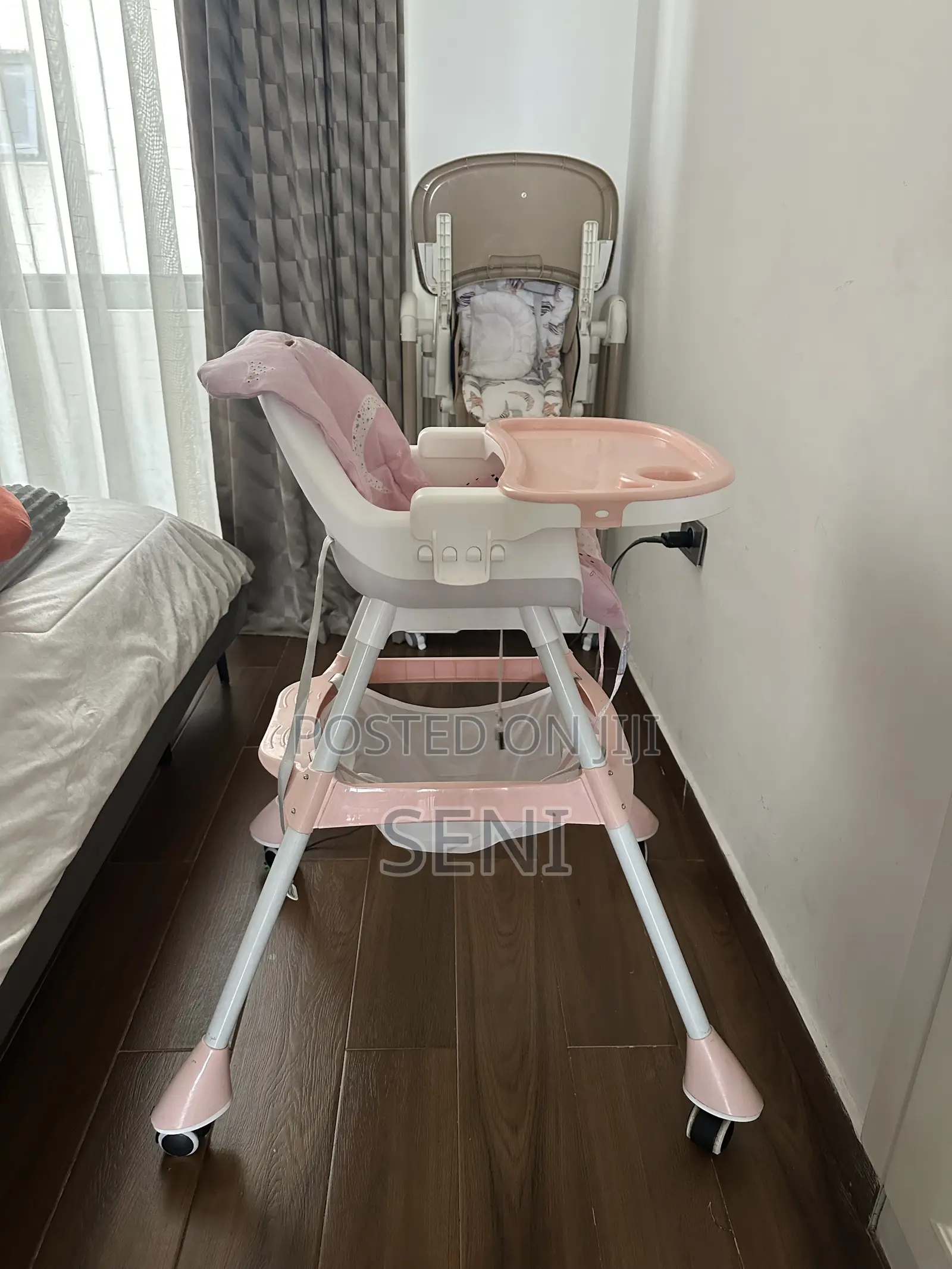Kids Feeding Table