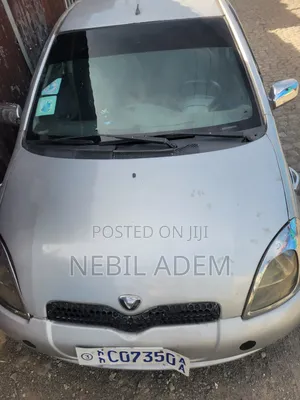Toyota Vitz 2001 Silver