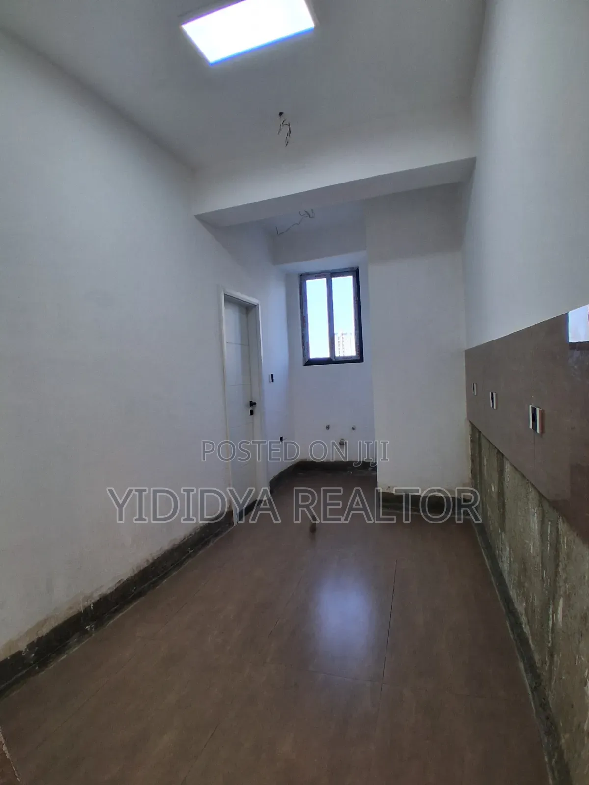 Furnished 3bdrm Apartment in ኤማሮሽ ሪልስቴት, Arada for sale