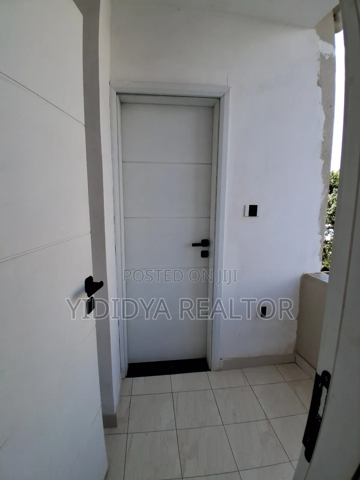 Furnished 3bdrm Apartment in ኤማሮሽ ሪልስቴት, Arada for sale