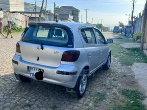 Toyota Vitz 2004 Silver