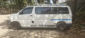 Toyota HiAce 2011 White
