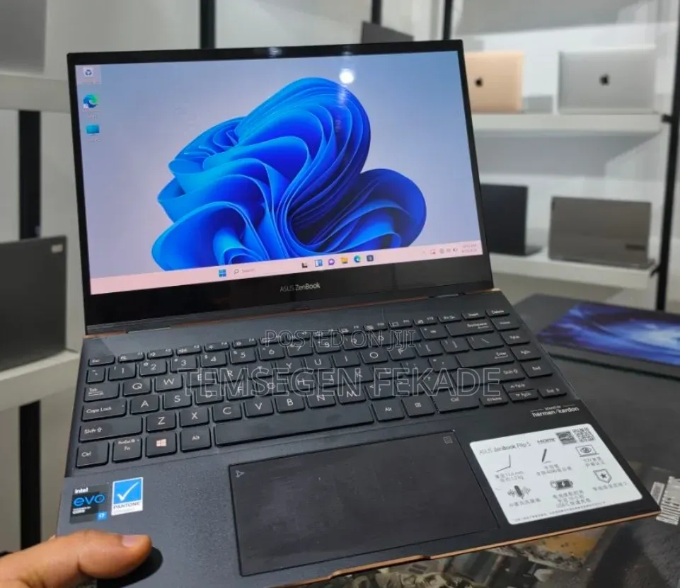 New Laptop Asus ZenBook Flip UX360CA 16GB Intel Core i7 SSD 512GB