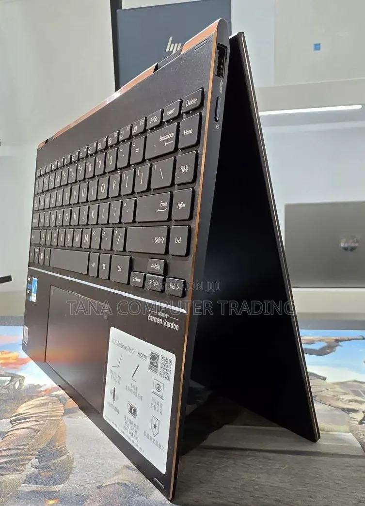 New Laptop Asus ZenBook 13 UX331UN 16GB Intel Core i7 SSD 512GB