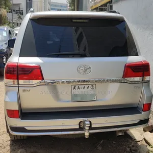 Toyota Land Cruiser 2019 Silver