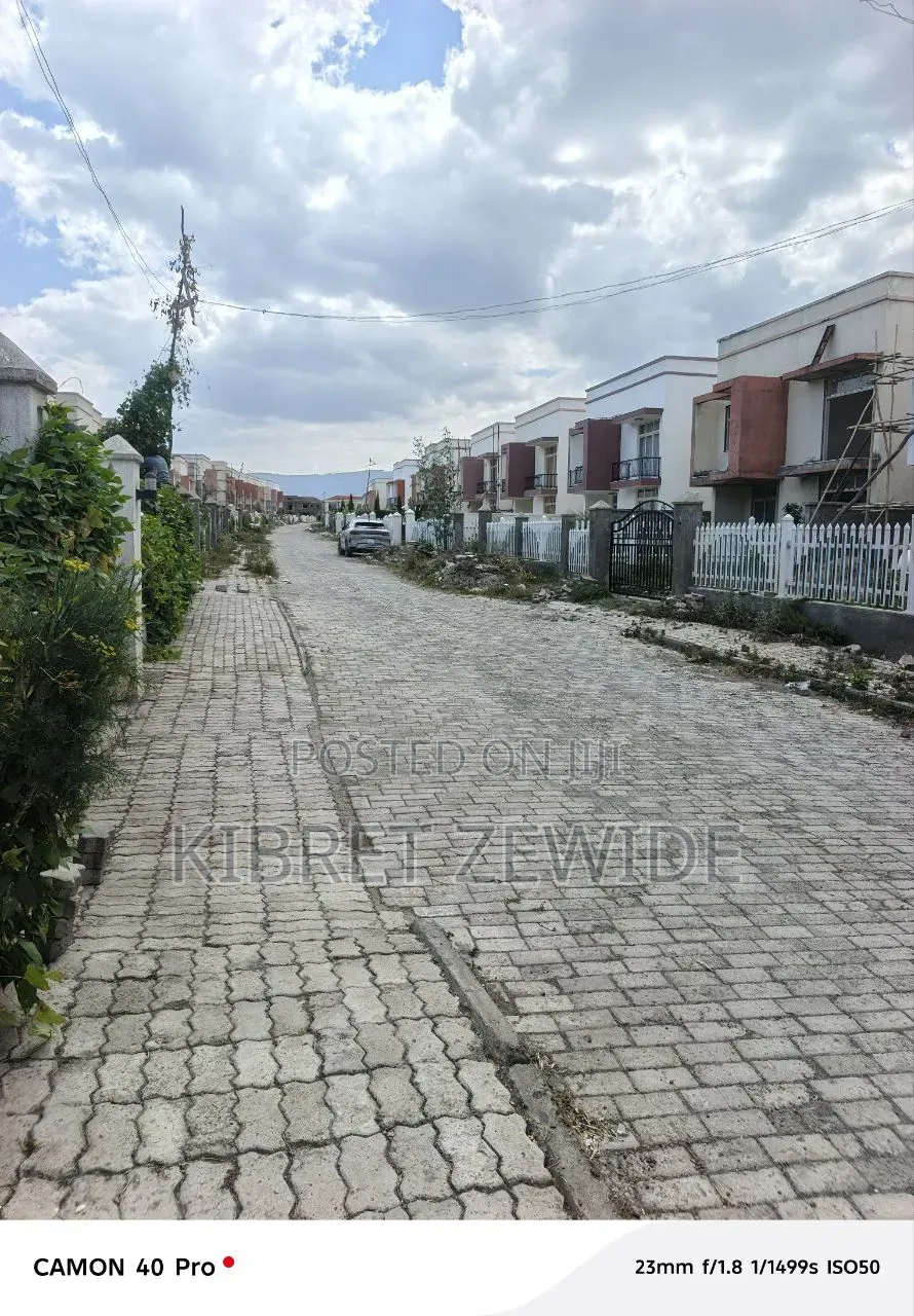 Furnished 5bdrm Farm House in Kibert Zewdie, Yeka for sale