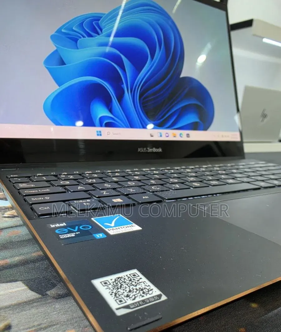 New Laptop Asus ZenBook Flip UX360UA 16GB Intel Core i7 SSD 512GB