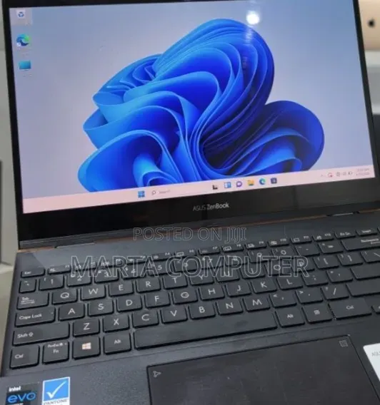 New Laptop Asus ZenBook 13 UX331UN 16GB Intel Core i7 SSD 512GB