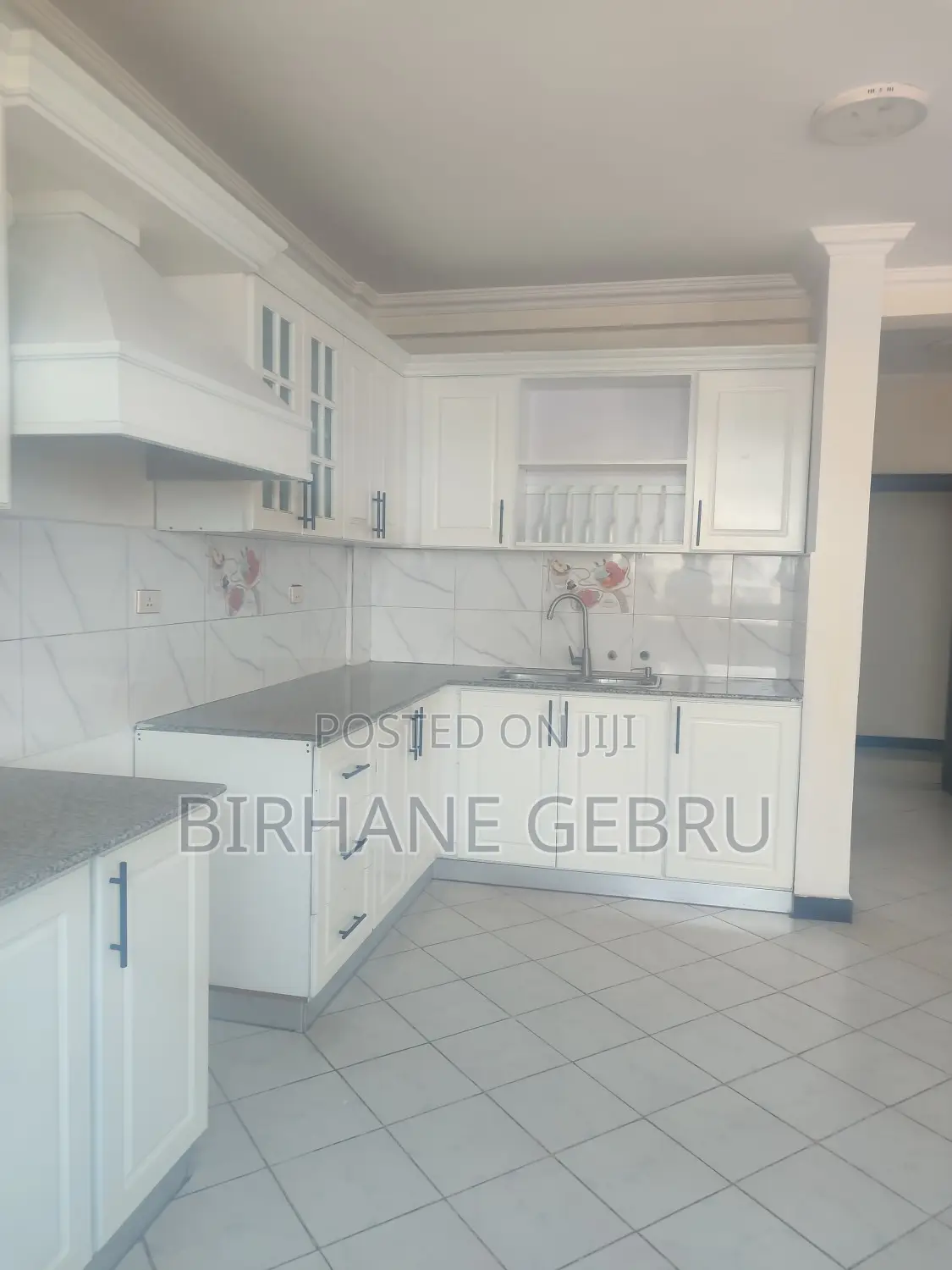 4bdrm Apartment in Apartiment, Yeka for rent
