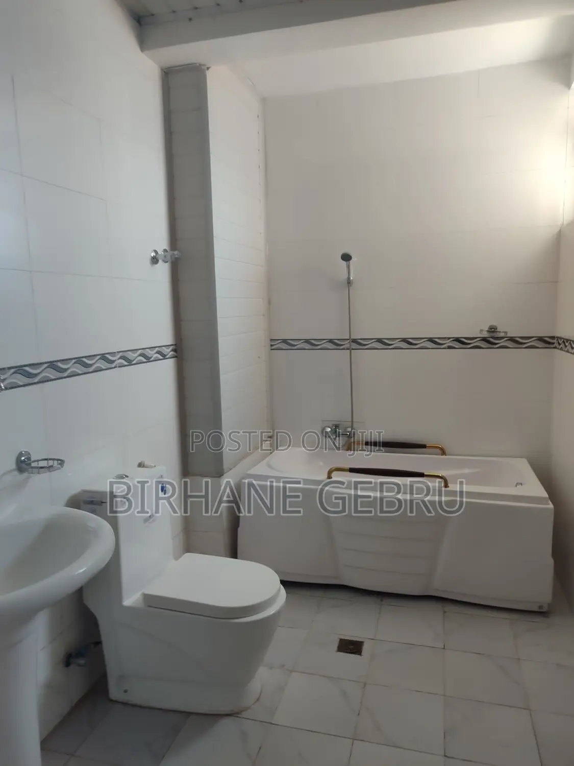 4bdrm Apartment in Apartiment, Yeka for rent