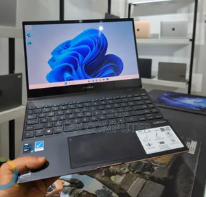 New Laptop Asus ZenBook 13 UX331UN 16GB Intel Core i7 SSD 512GB
