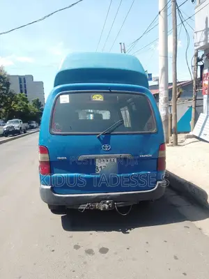 Toyota HiAce 2006 Green