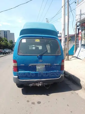 Toyota HiAce 2006 Green