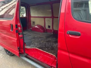 Toyota HiAce 2011 Red