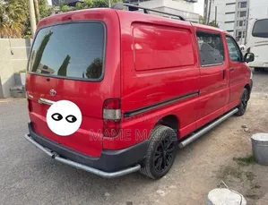 Toyota HiAce 2011 Red