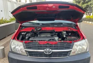 Toyota HiAce 2011 Red