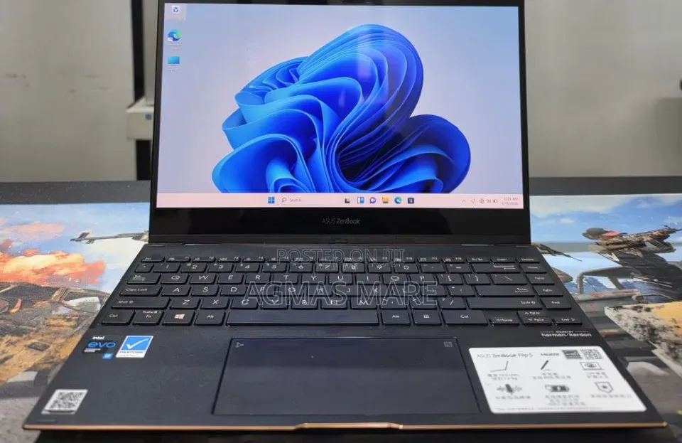 New Laptop Asus ZenBook 13 UX331UN 16GB Intel Core i7 SSD 512GB