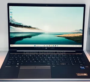 New Laptop HP ZBook Firefly G8 32GB Intel Core i7 SSD 512GB