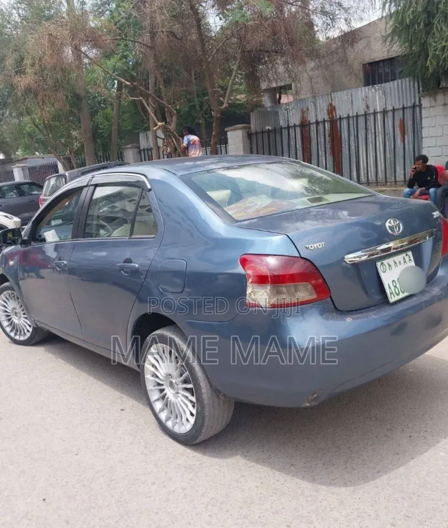 Toyota Yaris 2008 Gray