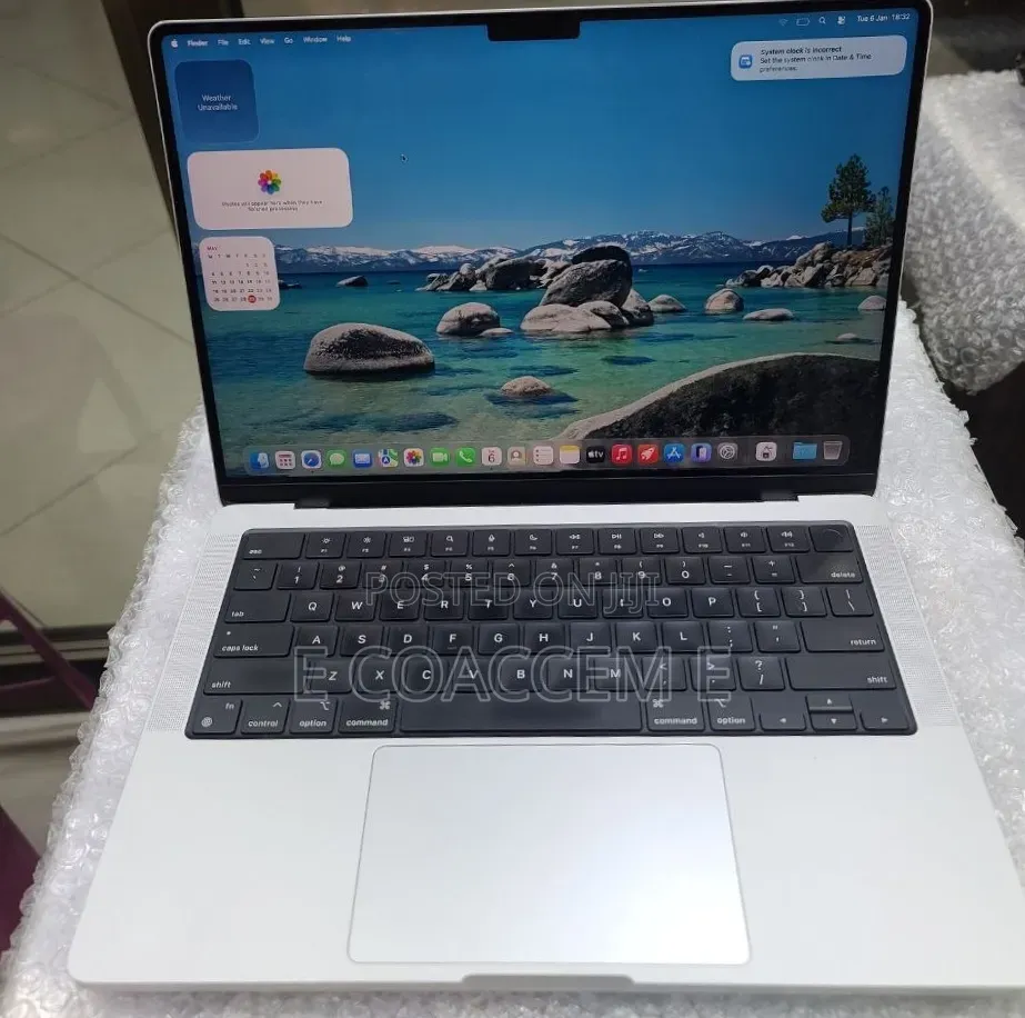 New Laptop Apple MacBook 16GB SSD 512GB