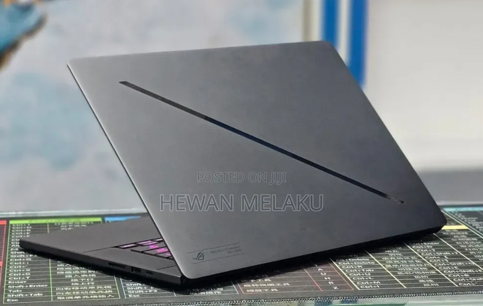 New Laptop Asus ROG Zephyrus G16 16GB Intel Core Ultra 9 SSD 1T
