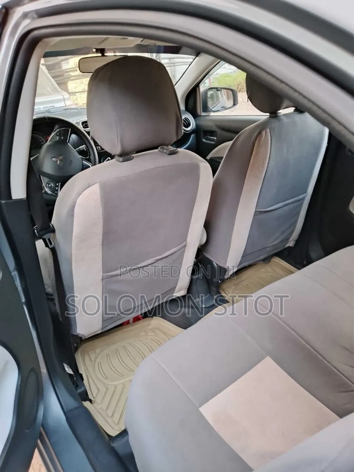 Mitsubishi Attrage 2022 Silver