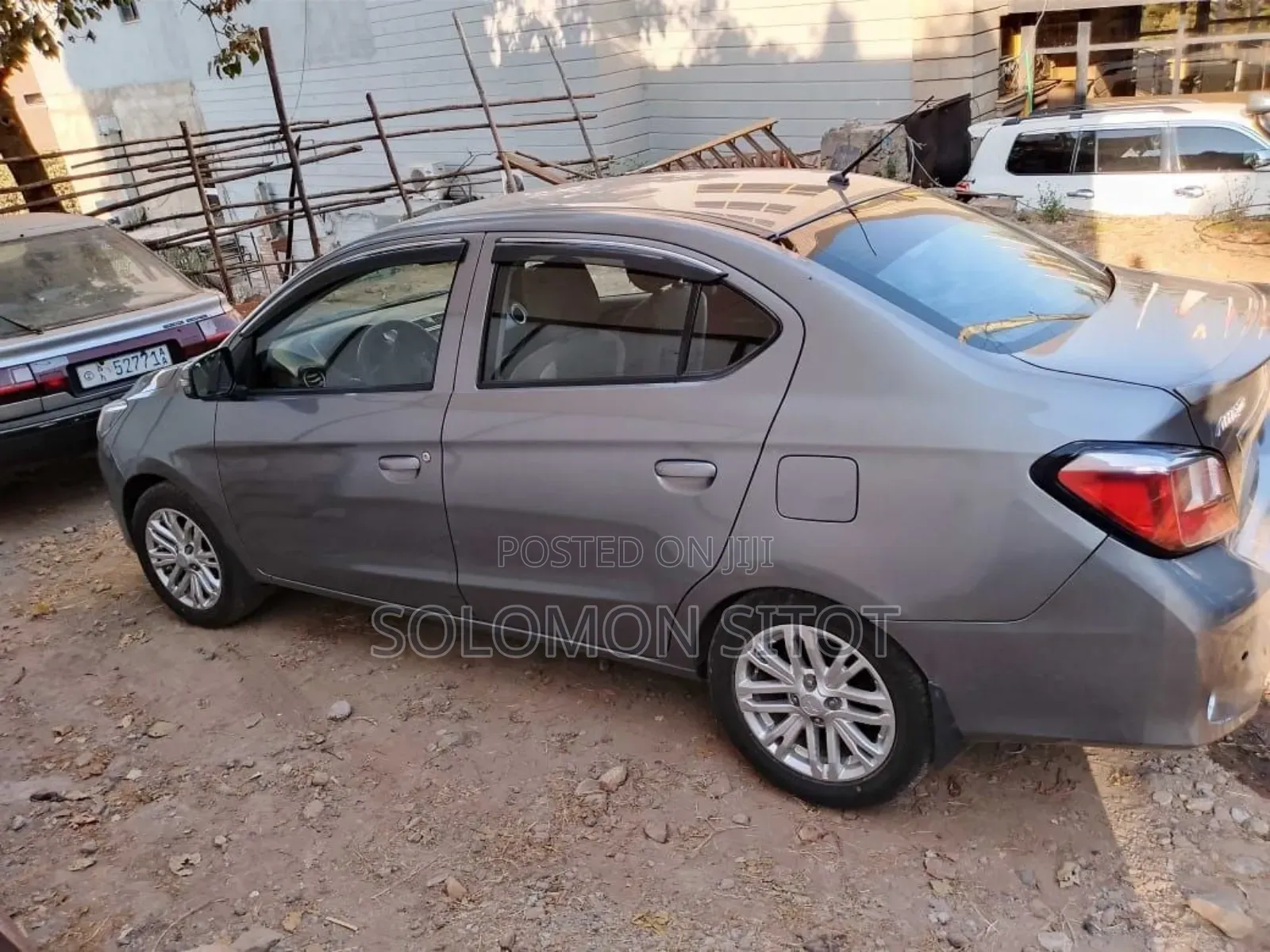 Mitsubishi Attrage 2022 Silver