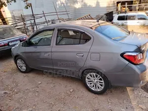 Mitsubishi Attrage 2022 Silver