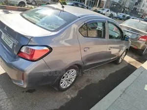 Mitsubishi Attrage 2022 Silver