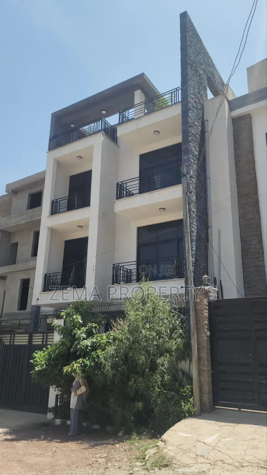6bdrm House in Bole for sale