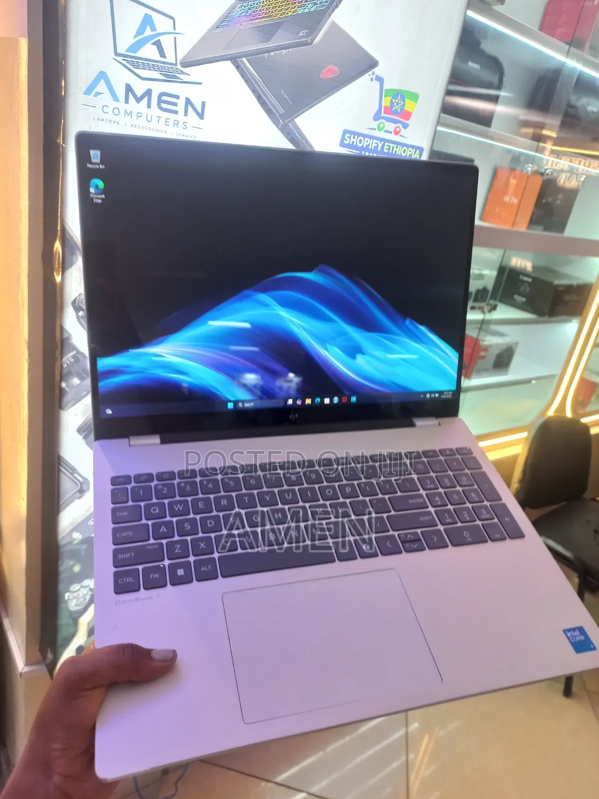 New Laptop HP OmniBook 5 16" 16GB Intel Core Ultra 7 SSD 1T