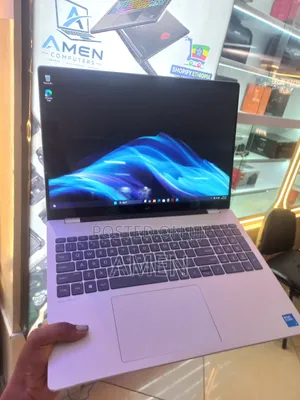 New Laptop HP OmniBook 5 16" 16GB Intel Core Ultra 7 SSD 1T