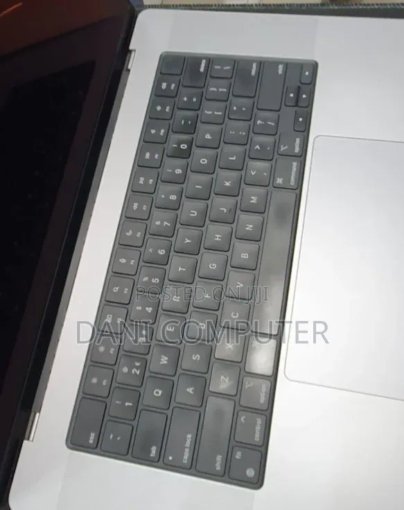 New Laptop Apple MacBook Pro 2021 M1 Max 32GB Apple M1 Pro SSD 1T