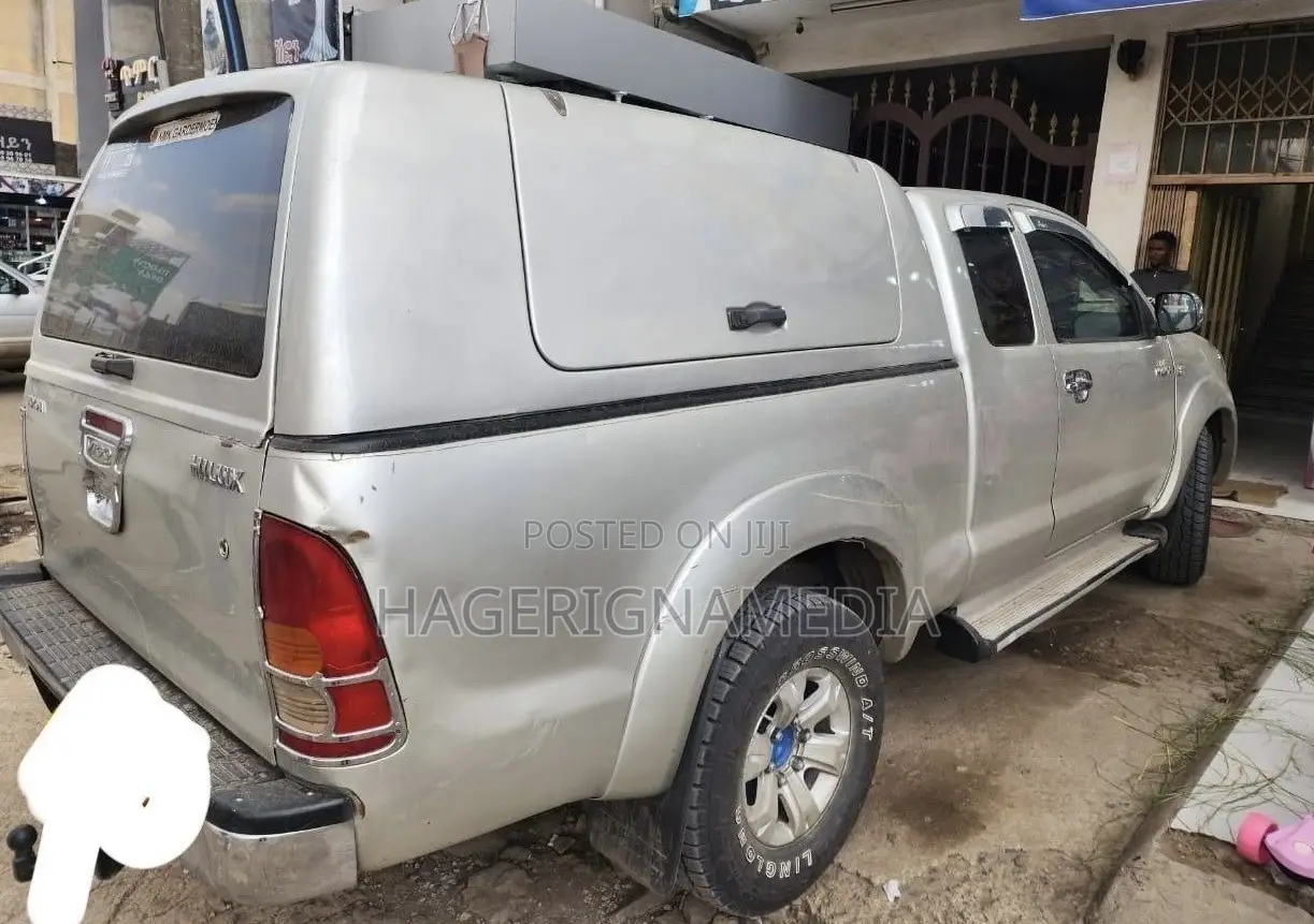 Toyota Hilux 2010 Silver