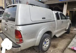Toyota Hilux 2010 Silver