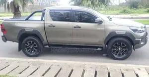 Toyota Hilux 2021 Gray
