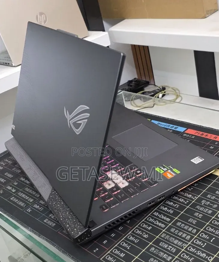 New Laptop Asus ROG Strix G17 16GB AMD Ryzen 9 SSD 1T