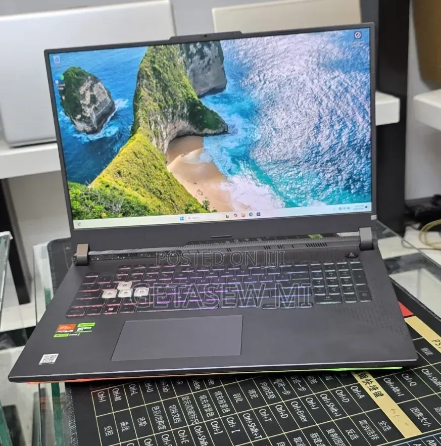 New Laptop Asus ROG Strix G17 16GB AMD Ryzen 9 SSD 1T