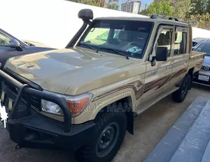 Toyota Hilux 2020 Gray