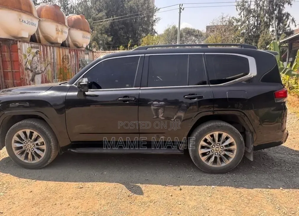 Toyota Land Cruiser 2023 Black