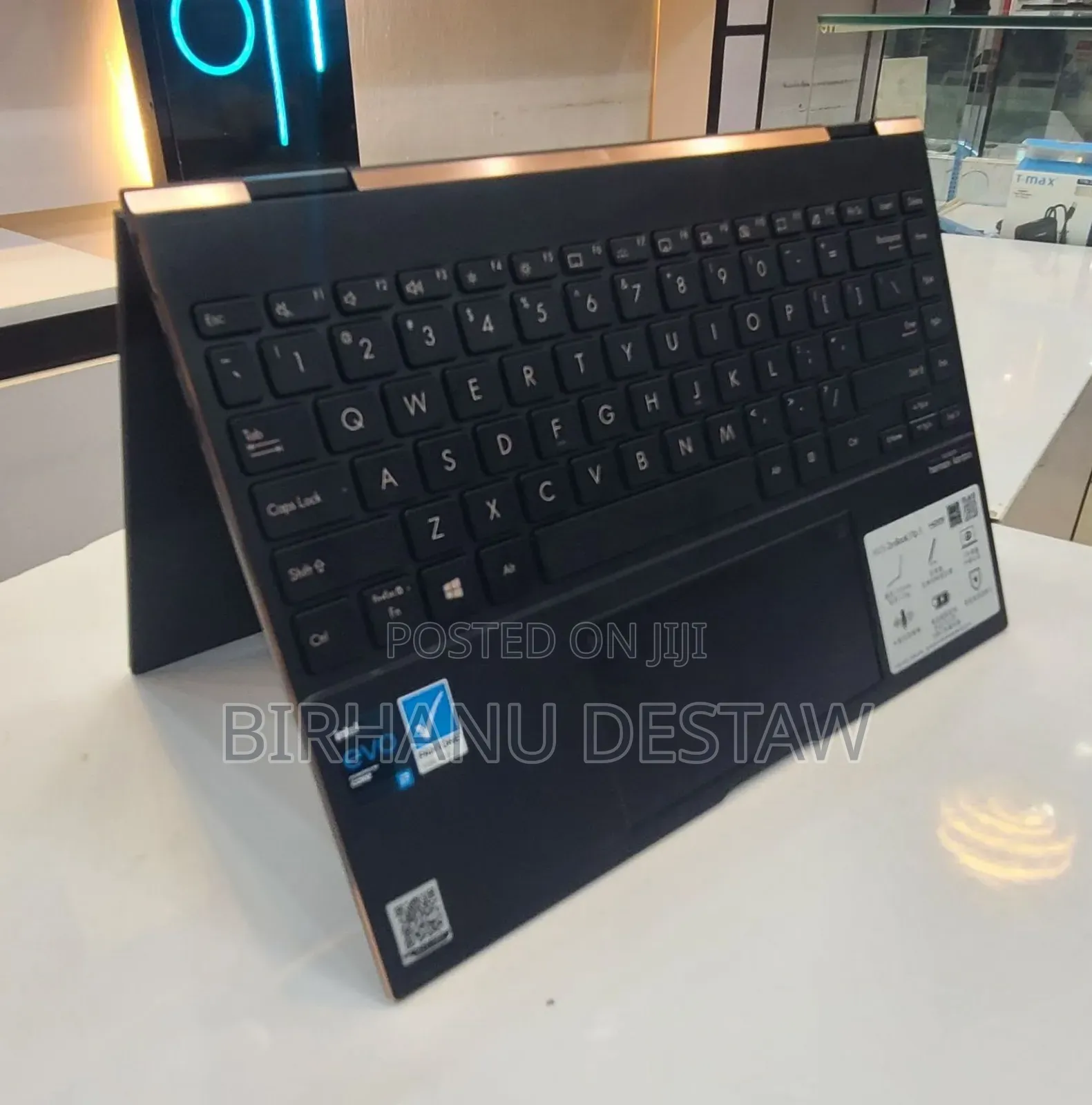 New Laptop Asus ZenBook Flip 14 UX461UA 16GB Intel Core i7 SSD 512GB