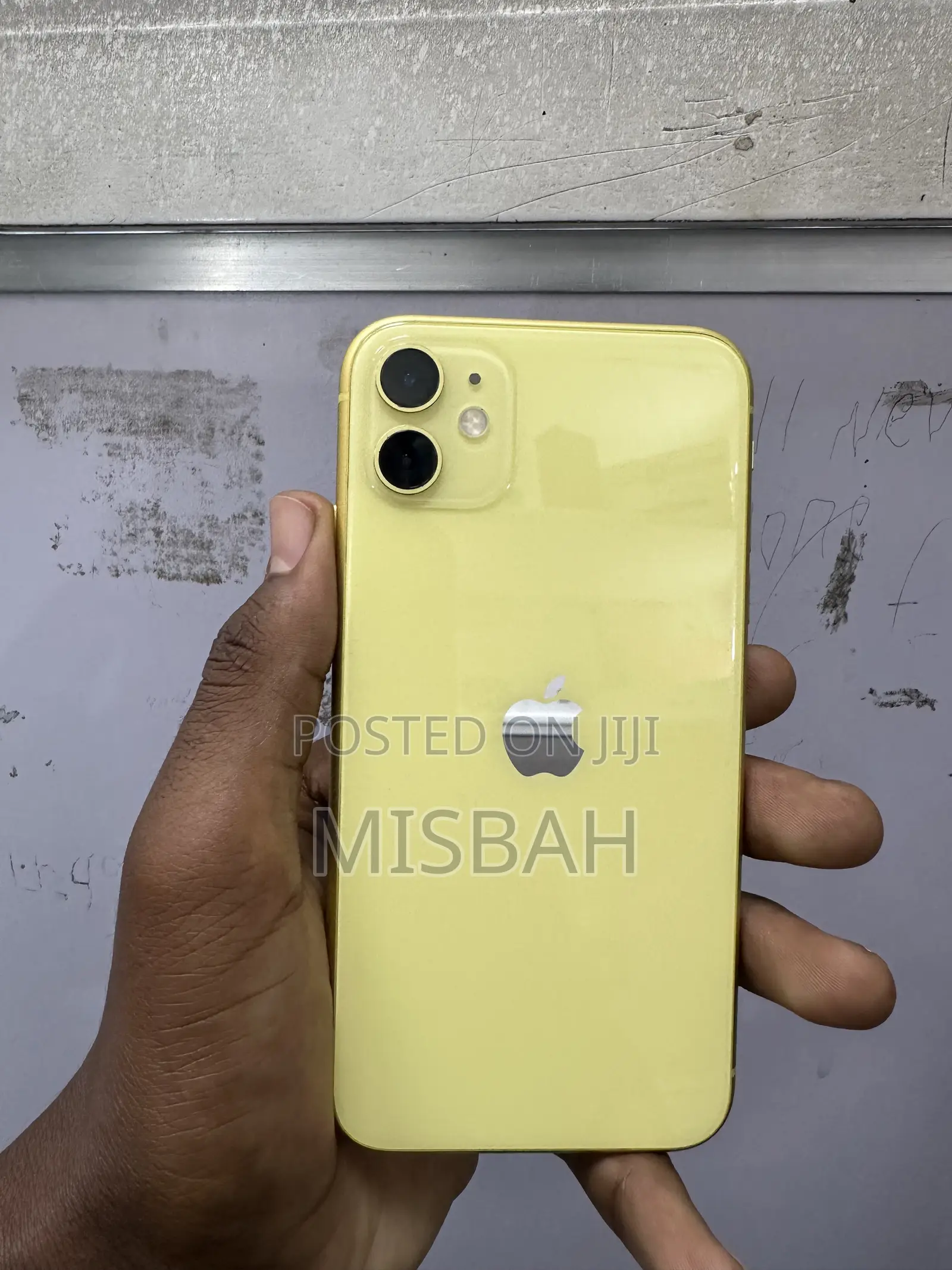 Apple iPhone 11 64 GB Yellow