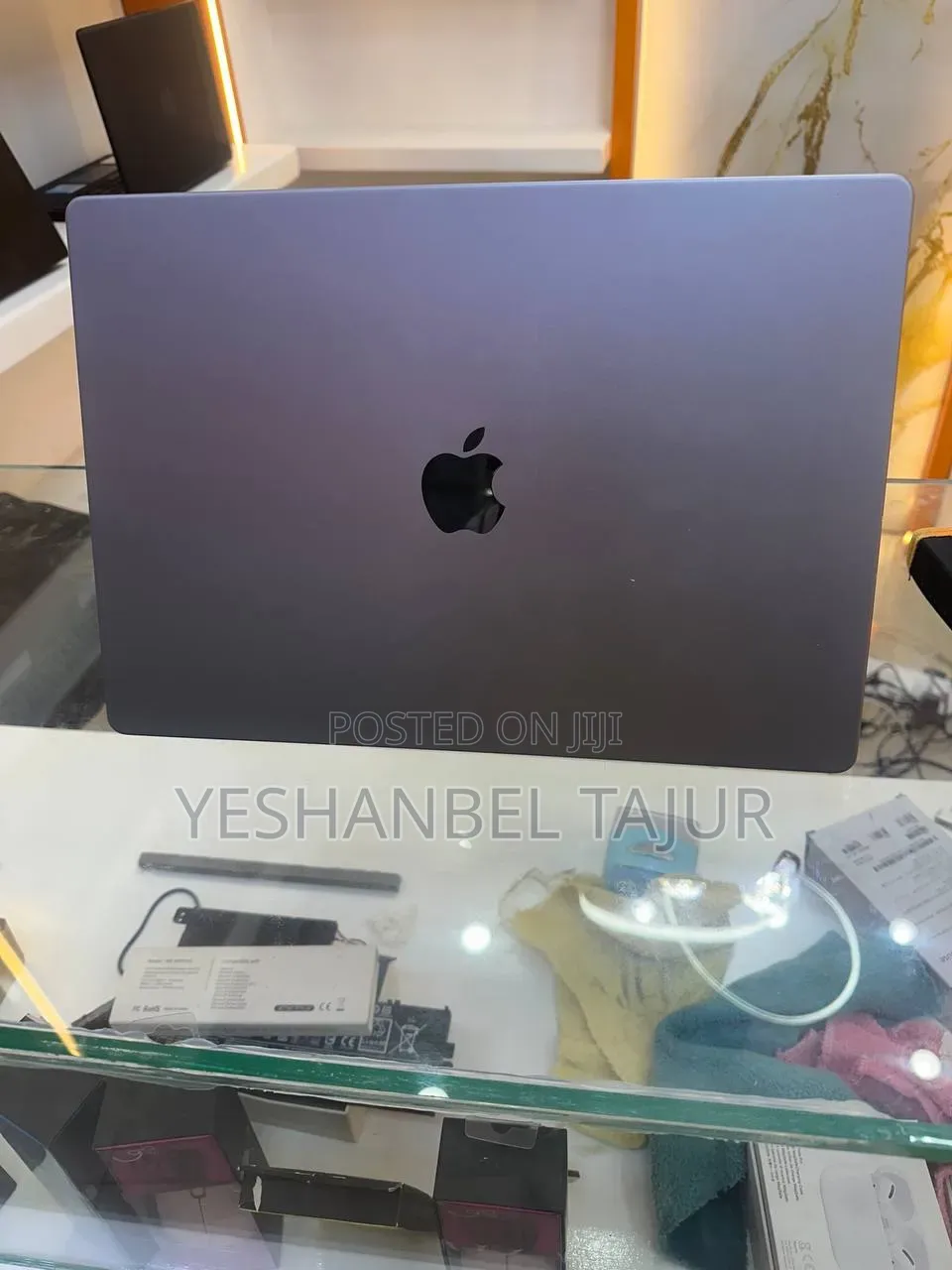 New Laptop Apple MacBook Pro 2021 M1 32GB Apple M1 Pro SSD 512GB